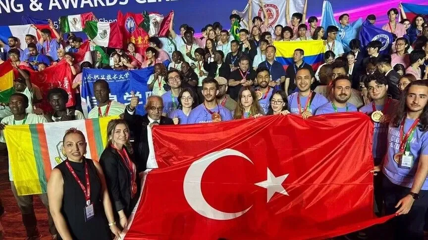 Turkish Students Win Prizes at Huawei's Competition 